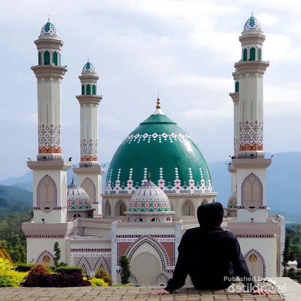 Masjid Baitul Mu'awanah: Tempat Berkumpul yang Menginspirasi di Cilacap